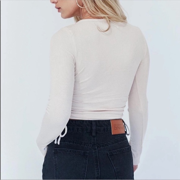 Princess Polly light beige pearl button up long sleeve - Picture 3 of 4